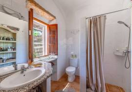 Detached split level 5 bedroom farmhouse with large pool, workshop & 7,920 m² plot in quiet country location, Olhão