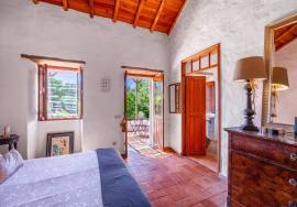 Detached split level 5 bedroom farmhouse with large pool, workshop & 7,920 m² plot in quiet country location, Olhão