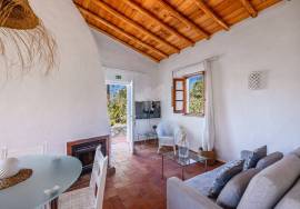 Detached split level 5 bedroom farmhouse with large pool, workshop & 7,920 m² plot in quiet country location, Olhão