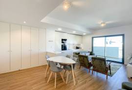 Modern 2-Bedroom Apartment with Sea View and Rooftop Pool in Faro