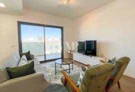 Modern 2-Bedroom Apartment with Sea View and Rooftop Pool in Faro