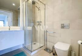 Modern 2-Bedroom Apartment with Sea View and Rooftop Pool in Faro