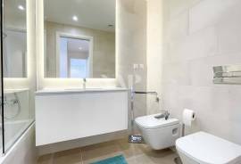 Modern 2-Bedroom Apartment with Sea View and Rooftop Pool in Faro