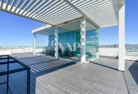 Modern 2-Bedroom Apartment with Sea View and Rooftop Pool in Faro