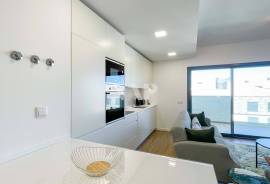 Modern 2-Bedroom Apartment with Sea View and Rooftop Pool in Faro