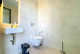 Modern 2-Bedroom Apartment with Sea View and Rooftop Pool in Faro
