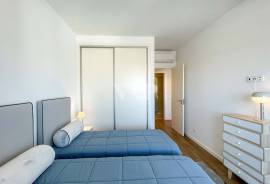 Modern 2-Bedroom Apartment with Sea View and Rooftop Pool in Faro
