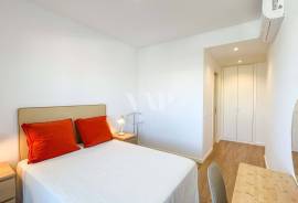 Modern 2-Bedroom Apartment with Sea View and Rooftop Pool in Faro