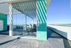 Modern 2-Bedroom Apartment with Sea View and Rooftop Pool in Faro