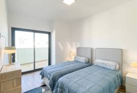 Modern 2-Bedroom Apartment with Sea View and Rooftop Pool in Faro