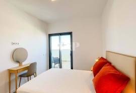 Modern 2-Bedroom Apartment with Sea View and Rooftop Pool in Faro