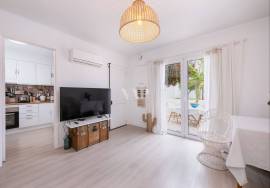 Single-story house with 1 bedroom and shared pool, Vilamoura