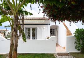 Single-story house with 1 bedroom and shared pool, Vilamoura