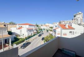 Renovated 2-Bedroom Apartment with Balcony in Montechoro, Minutes from Albufeira Beach