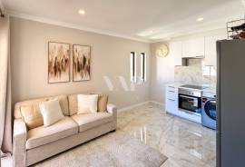 Renovated 2-Bedroom Apartment with Balcony in Montechoro, Minutes from Albufeira Beach