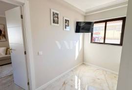 Renovated 2-Bedroom Apartment with Balcony in Montechoro, Minutes from Albufeira Beach