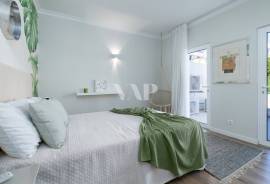 4 Bedroom Villa with Private Pool in Vilamoura – Modern Design and Spacious Areas