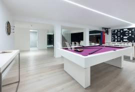 4 Bedroom Villa with Private Pool in Vilamoura – Modern Design and Spacious Areas