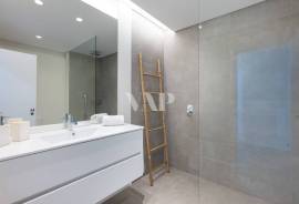 4 Bedroom Villa with Private Pool in Vilamoura – Modern Design and Spacious Areas