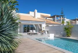 4 Bedroom Villa with Private Pool in Vilamoura – Modern Design and Spacious Areas