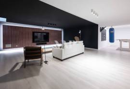 4 Bedroom Villa with Private Pool in Vilamoura – Modern Design and Spacious Areas