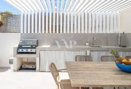 4 Bedroom Villa with Private Pool in Vilamoura – Modern Design and Spacious Areas