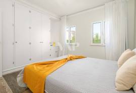 4 Bedroom Villa with Private Pool in Vilamoura – Modern Design and Spacious Areas