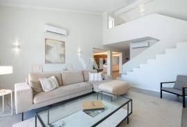 4 Bedroom Villa with Private Pool in Vilamoura – Modern Design and Spacious Areas