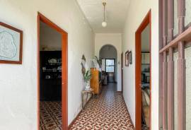 8-Bedroom House for Renovation in Semino, Near Quarteira