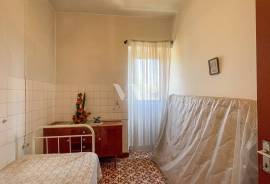 8-Bedroom House for Renovation in Semino, Near Quarteira