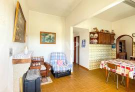 8-Bedroom House for Renovation in Semino, Near Quarteira