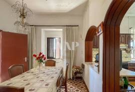 8-Bedroom House for Renovation in Semino, Near Quarteira