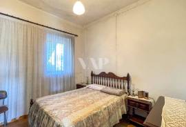 8-Bedroom House for Renovation in Semino, Near Quarteira