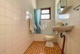 8-Bedroom House for Renovation in Semino, Near Quarteira