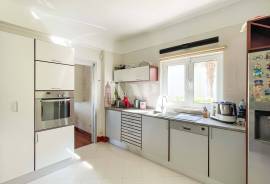 4 Bedroom Villa with Private Pool, Elevator and Luxury Basement in Vilamoura