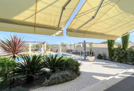 4 Bedroom Villa with Private Pool, Elevator and Luxury Basement in Vilamoura