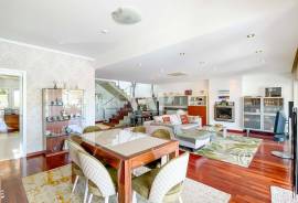4 Bedroom Villa with Private Pool, Elevator and Luxury Basement in Vilamoura