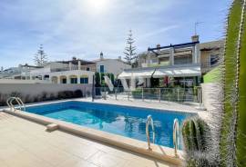 4 Bedroom Villa with Private Pool, Elevator and Luxury Basement in Vilamoura