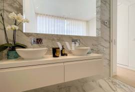 4-Bedroom Penthouse with Private Rooftop and Sea View at Lakes 24, Vilamoura