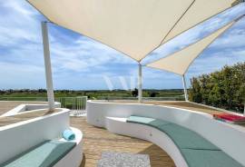 4-Bedroom Penthouse with Private Rooftop and Sea View at Lakes 24, Vilamoura