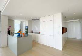 4-Bedroom Penthouse with Private Rooftop and Sea View at Lakes 24, Vilamoura