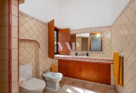 Single-Storey 3+1 Bedroom Villa with Pool and Rustic Charm in Salir