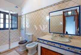 Single-Storey 3+1 Bedroom Villa with Pool and Rustic Charm in Salir