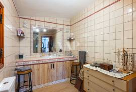 Single-Storey 3+1 Bedroom Villa with Pool and Rustic Charm in Salir