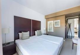 Top Floor 2 bed Apartment with Ocean View