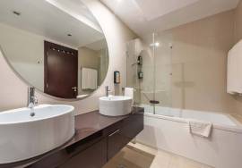 Top Floor 2 bed Apartment with Ocean View
