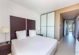 Top Floor 2 bed Apartment with Ocean View