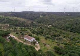 Pre 1951 Off-Grid Estate with 15 Hectares in the Algarve Countryside