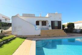 Single Story 2 Bedroom Villa with Extension Project, Swimming Pool and Excellent Location in Guia, Albufeira
