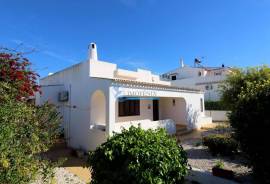 Single Story 2 Bedroom Villa with Extension Project, Swimming Pool and Excellent Location in Guia, Albufeira